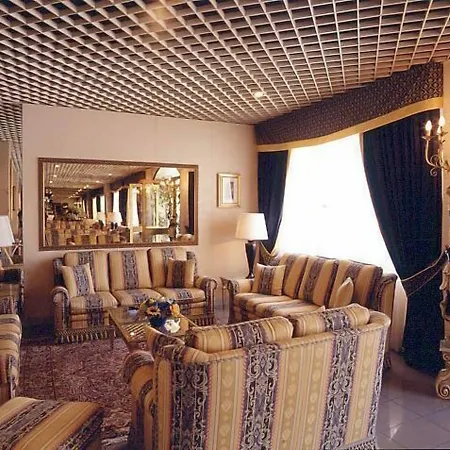 ホテル Grand Dei Cesari 4*