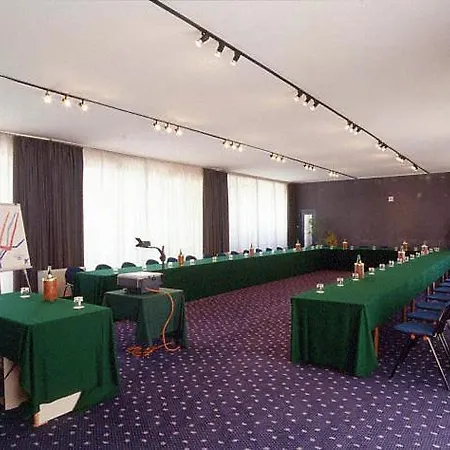 ホテル Grand Dei Cesari 4*
