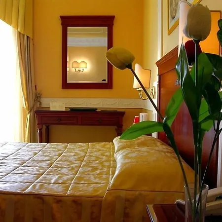 Hotel Grand Dei Cesari 4*
