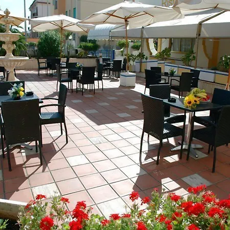 Grand Dei Cesari Hotell 4*