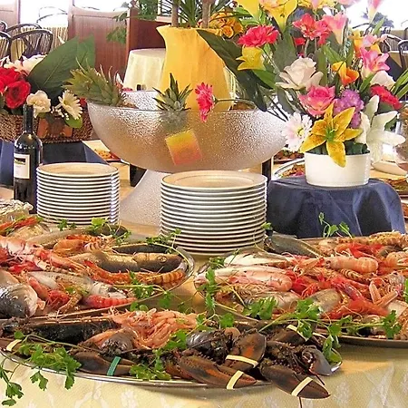 Hotel Grand Dei Cesari 4*